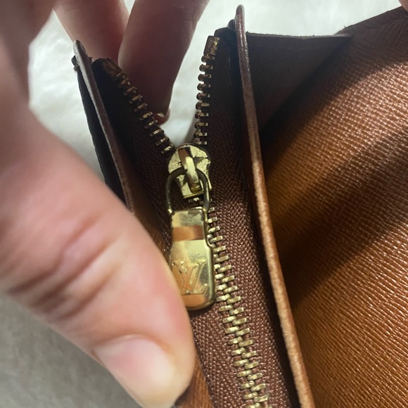 Louis Vuitton Wallet - Picture 4 of 7